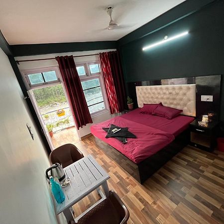 Shanti Cafe & Hostels Kasol Exterior foto
