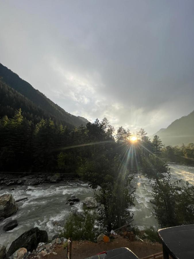 Shanti Cafe & Hostels Kasol Exterior foto