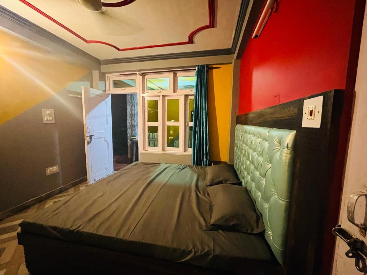 Shanti Cafe & Hostels Kasol Exterior foto