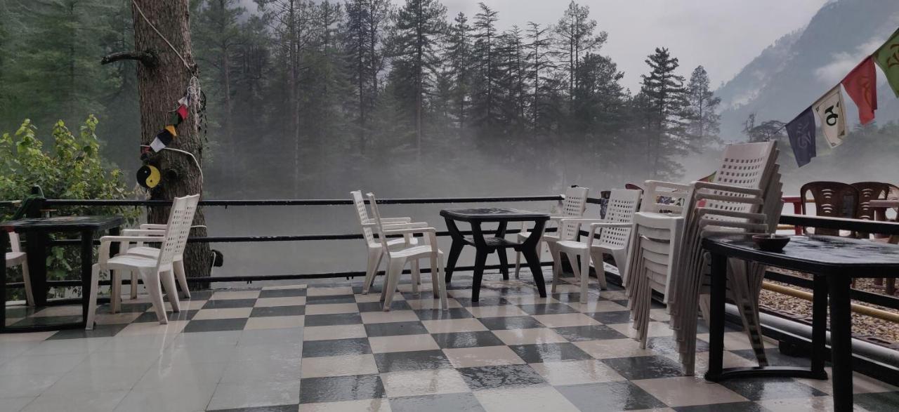Shanti Cafe & Hostels Kasol Exterior foto