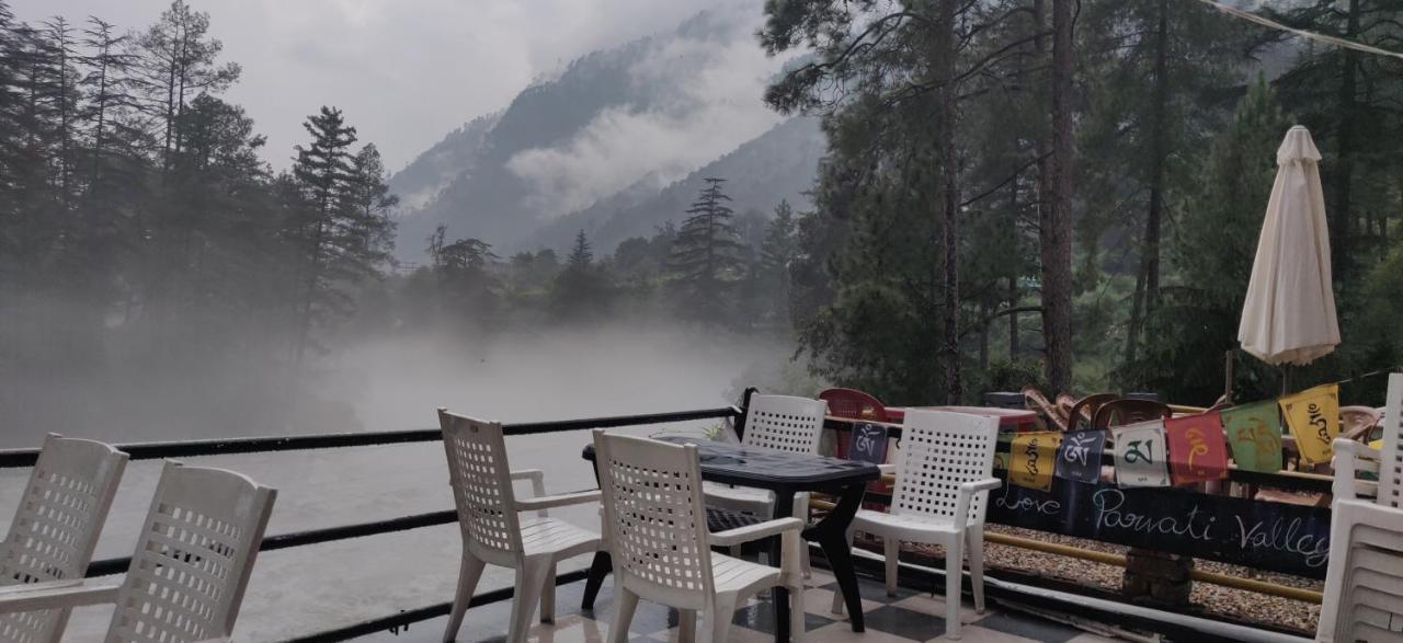 Shanti Cafe & Hostels Kasol Exterior foto