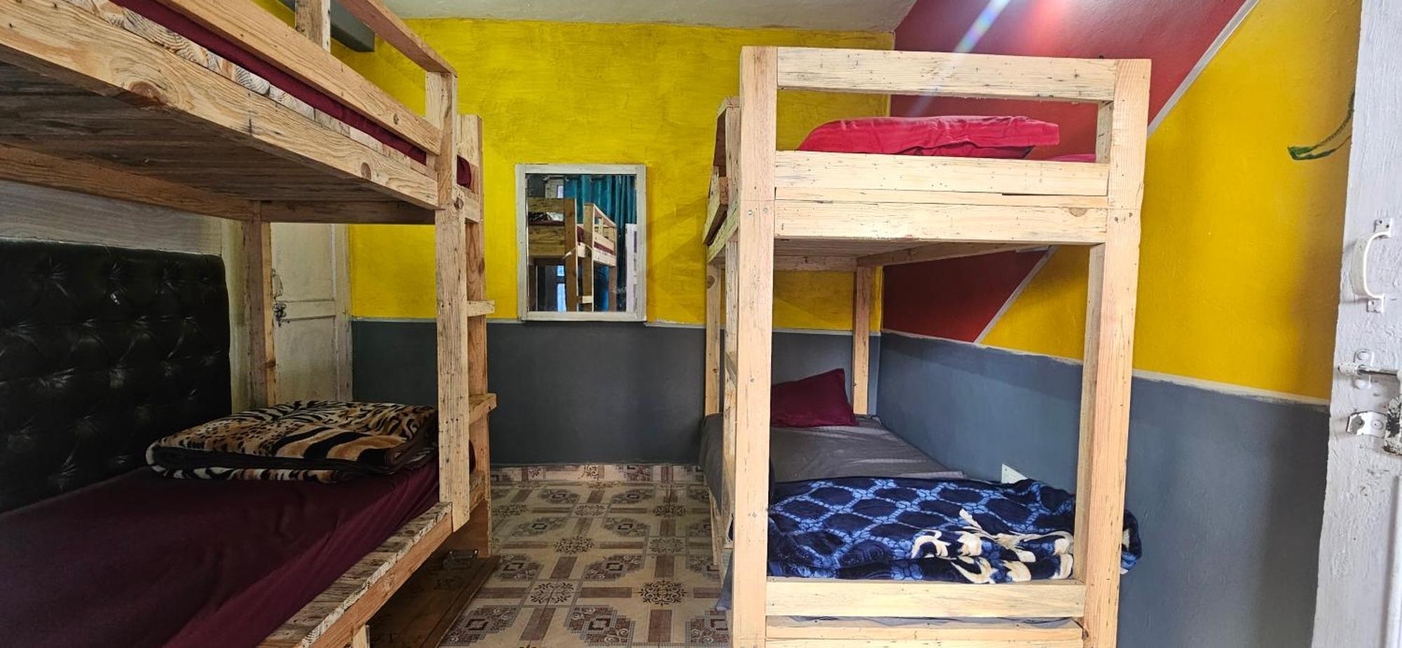 Shanti Cafe & Hostels Kasol Exterior foto