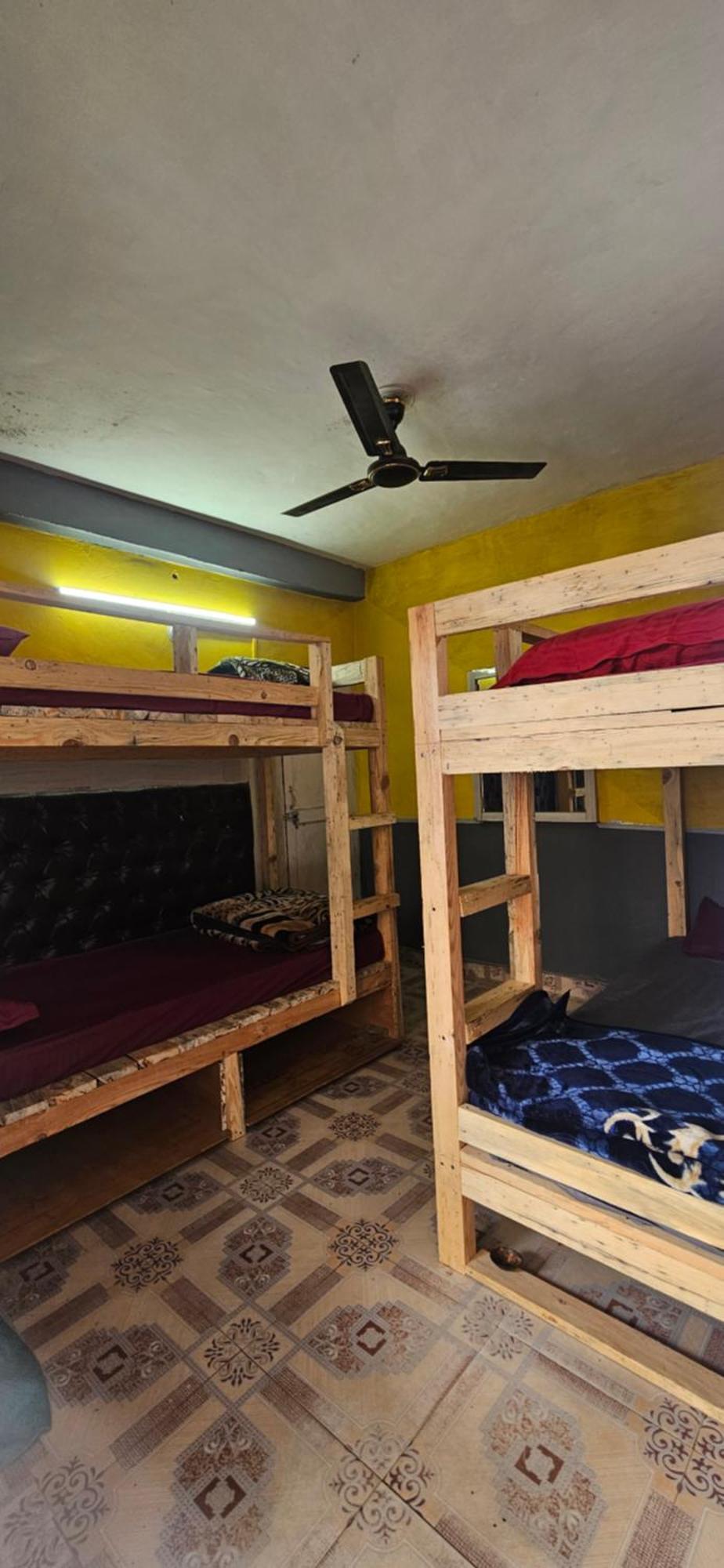 Shanti Cafe & Hostels Kasol Exterior foto